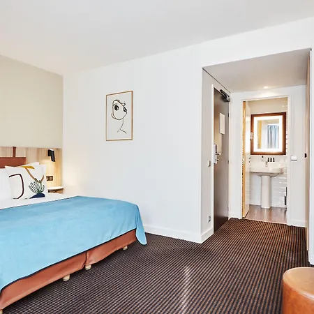 Hotel Plaza Tour Eiffel 4*