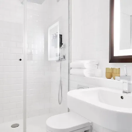 Plaza Tour Eiffel Hotel 4*