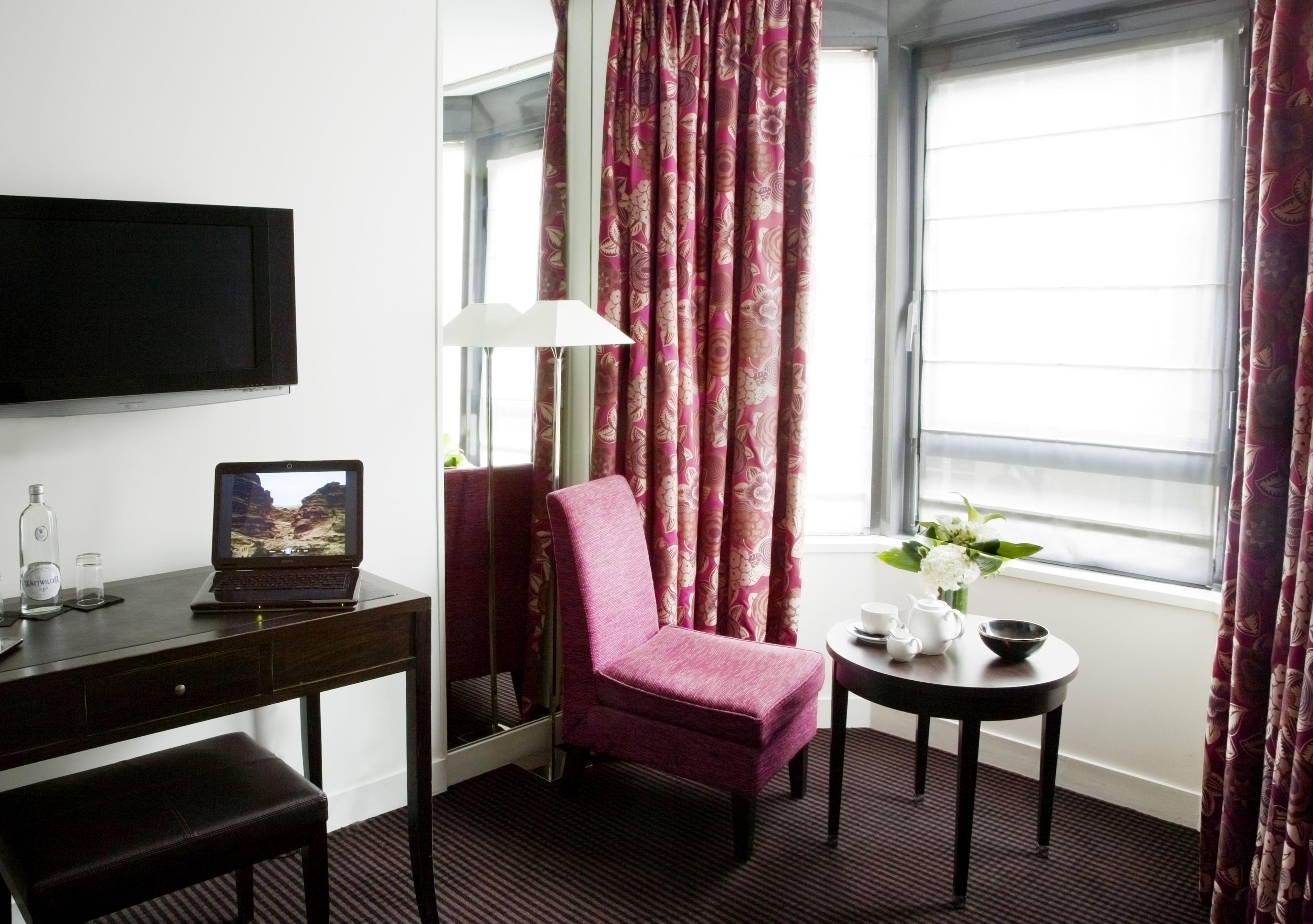 Hotel Plaza Tour Eiffel Parigi